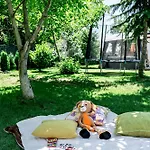 зелена