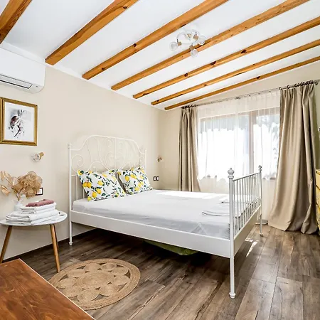 зелена Holiday home