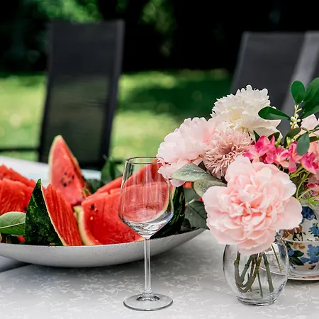 度假居 зелена